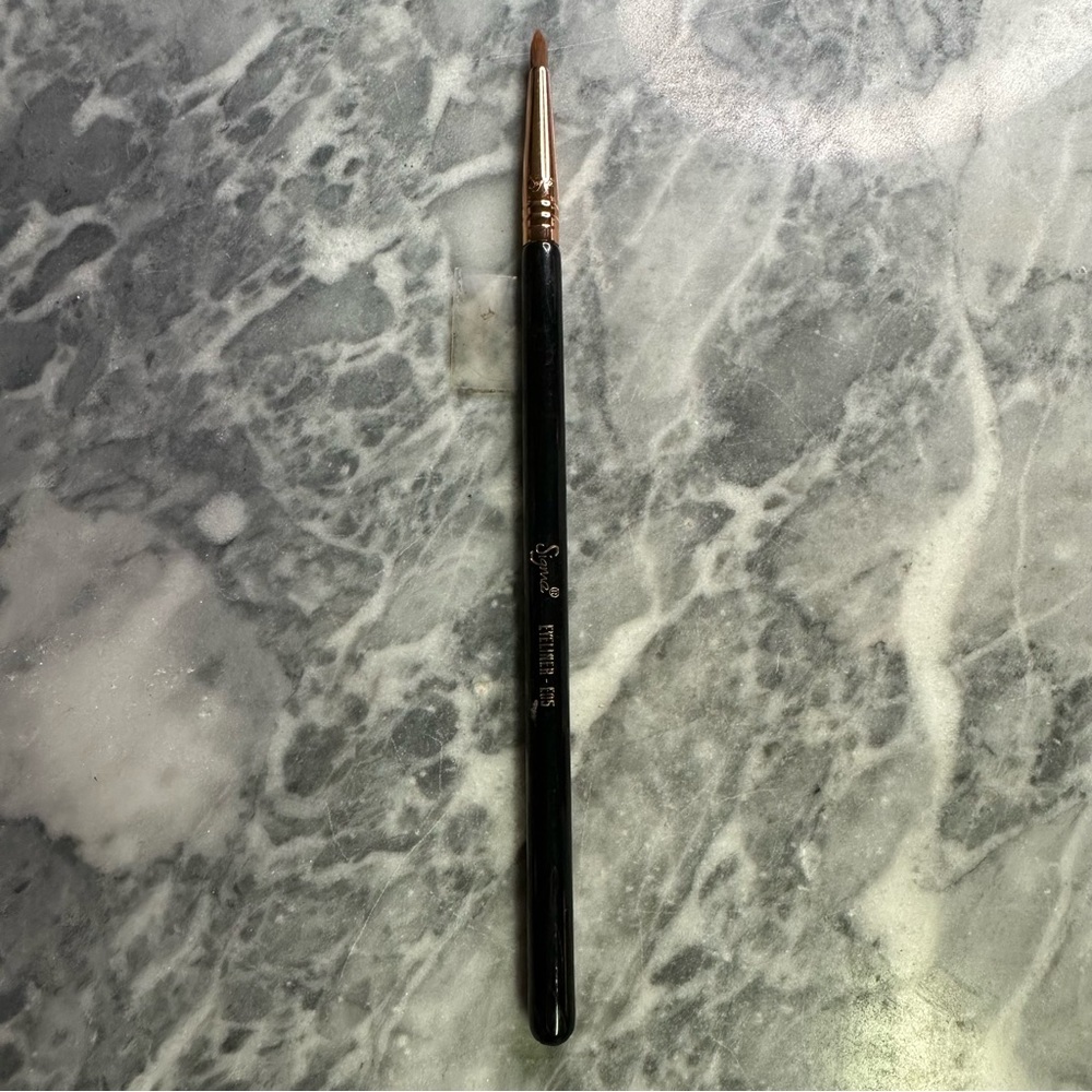 New Sigma Eyeliner‎ E05 Brush